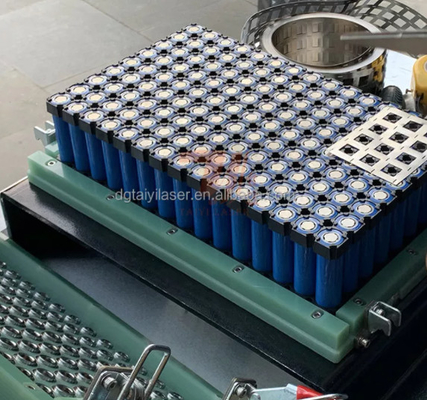 Automatische Lithium Prismatische Batterij Pack Lasersweismachine Met Portier