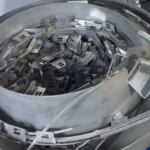 1500W automatische lasersweismachine voor wasbakklem lassen kan worden aangepast