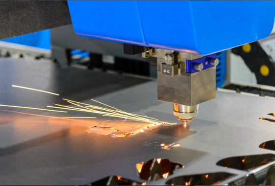 Metalen Cnc-vezellasersnijmachine 3kw Fabrieksprijs CE-certificering