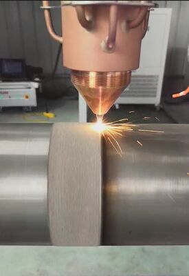 6000W robotlaserbekledingsmachine voor hydraulische staven, olieveldbuizen en herbouw van cilindrische componenten